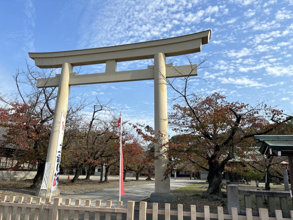 南港中央公園で行われる大阪市のテニスの試合会場 住之江公園 大阪護国神社