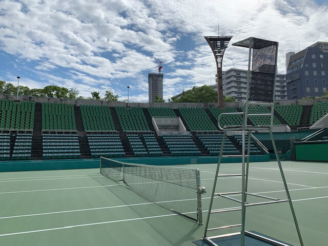 靭公園で行われる大阪市のテニスの試合会場 ITC靱テニスセンター センターコート